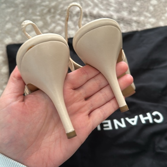 Chanel Ivory Leather Slingback Heels - Picture 5 of 10